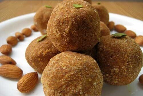 atta laddu